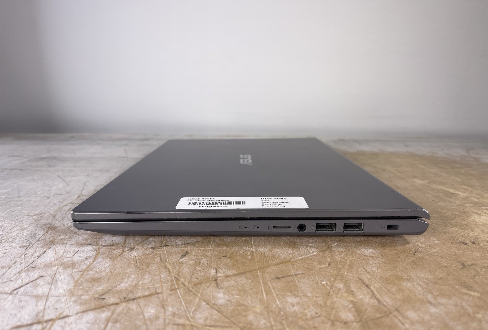 ASUS VIVOBOOK R565E i5-1135G7 @ 2.40GHz, 20GB RAM, NO HDD/OS