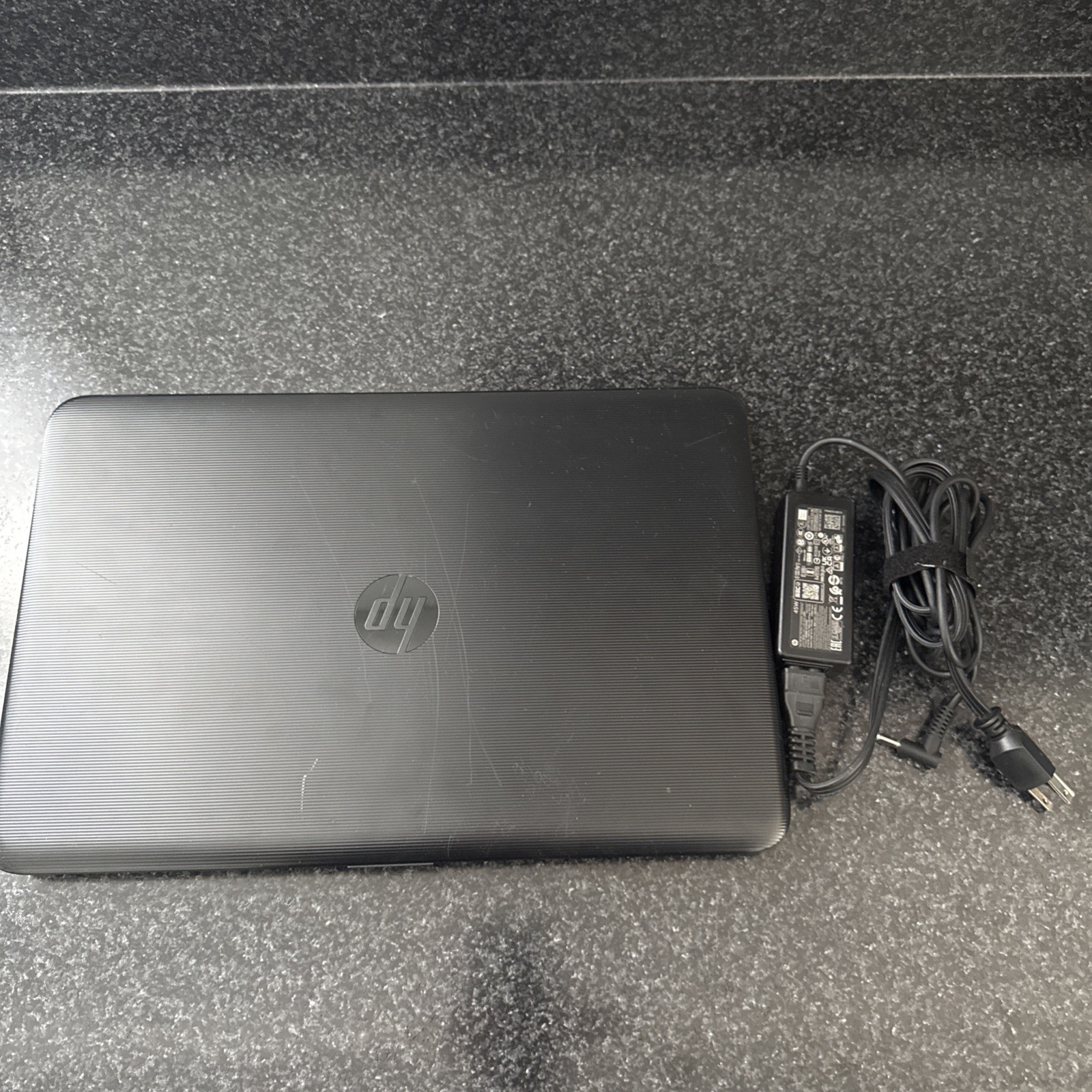 HP 15-ba079dx AMD A10-9600 Radeon R5 6GB RAM 1TB HDD Win 10 Pro Touchscreen