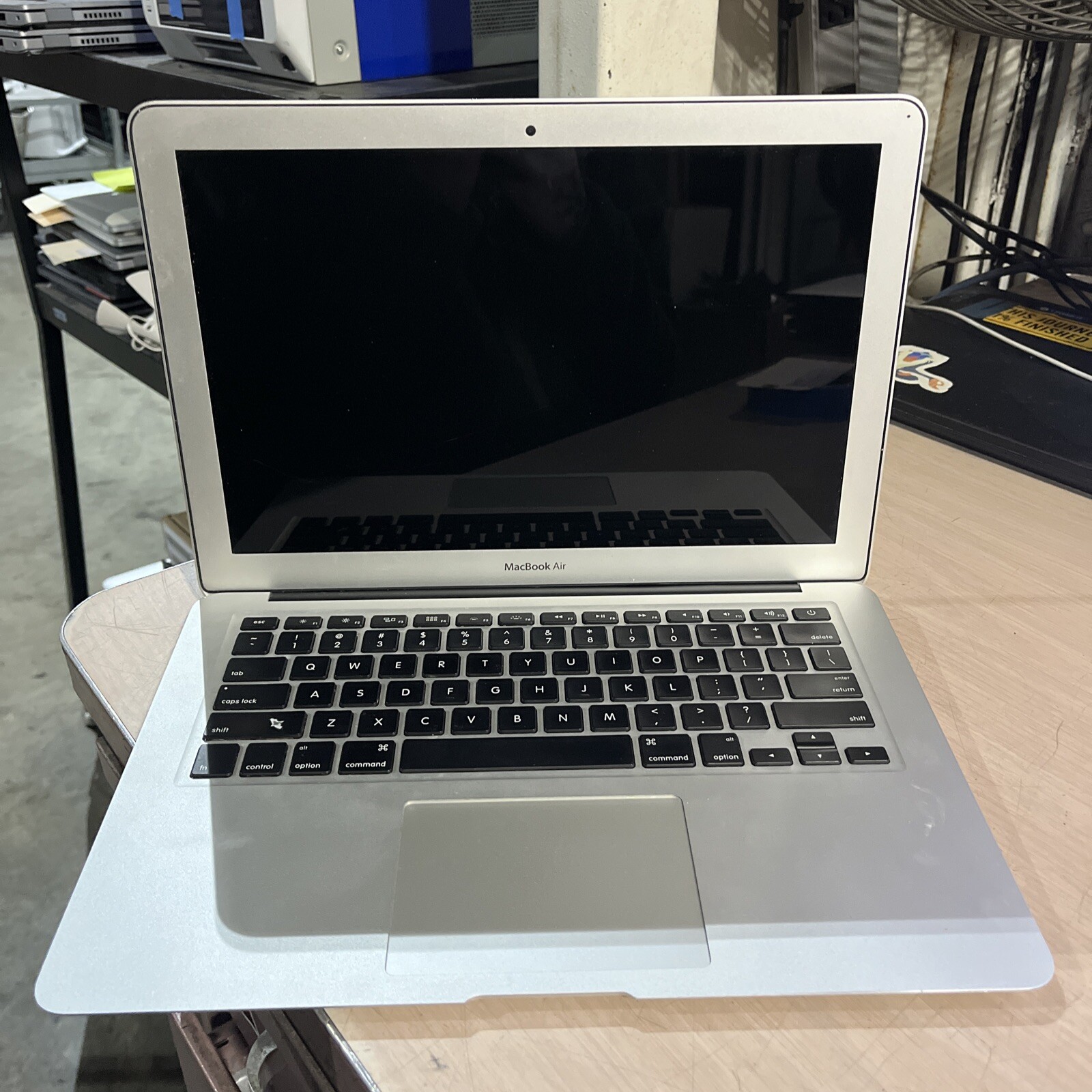 APPLE MACBOOK AIR 13″ MID-2013 CORE I5-4250U 1.3GHZ 4GB RAM NO HD