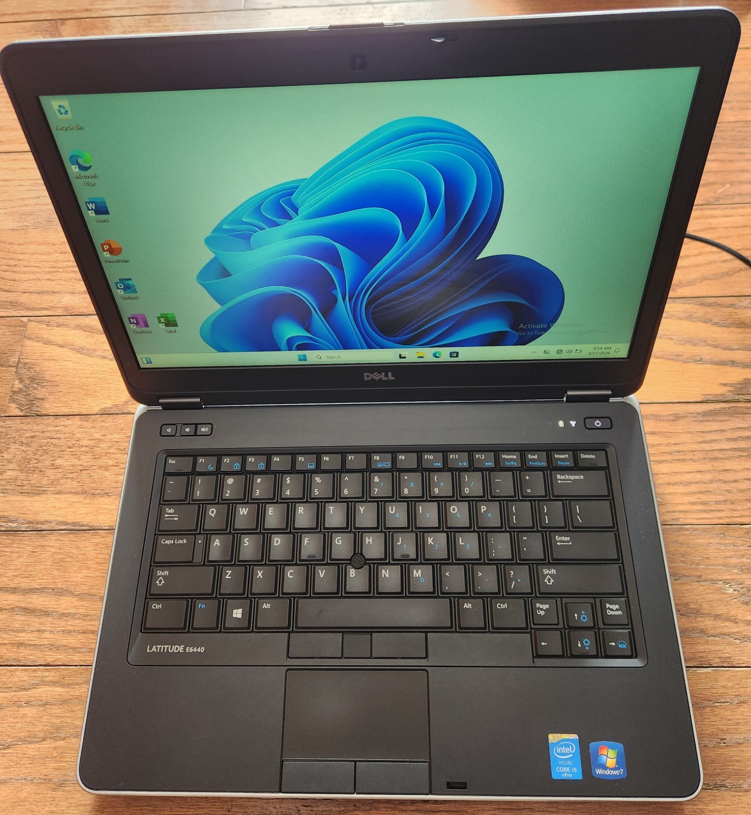 Dell Latitude E6440 (256GB SSD, Intel i-5, 2.7GHz, 8GB RAM, Windows 11) Laptop