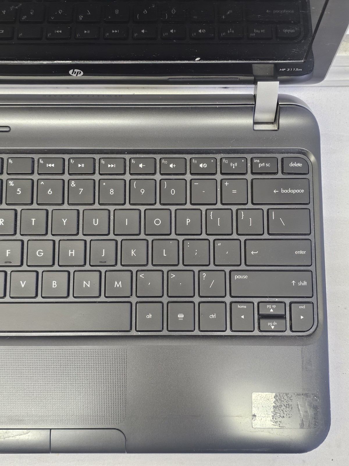 HP 3115m Laptop – AMD E-300 – 4GB RAM – NO BATT – BIOS LOCKED – NO HDD/OS Parts