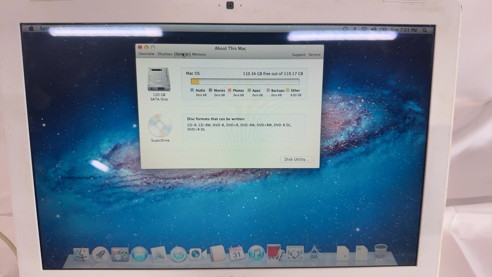 Apple MacBook 2.16GHz Intel Core 2 Duo 2GB DDR2 120GB HDD 13.3″ White