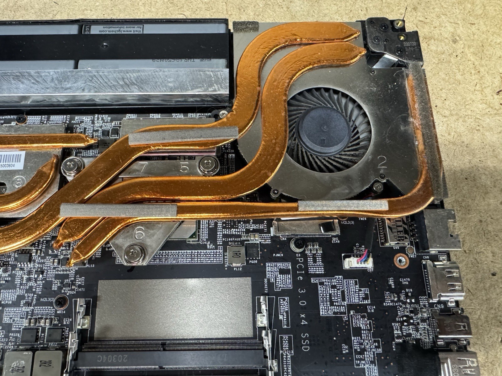 MSI GE75 Raider 10SE 17.3″ Gaming Laptop i7-10750H RTX 2060 BAD FOR PARTS REPAIR