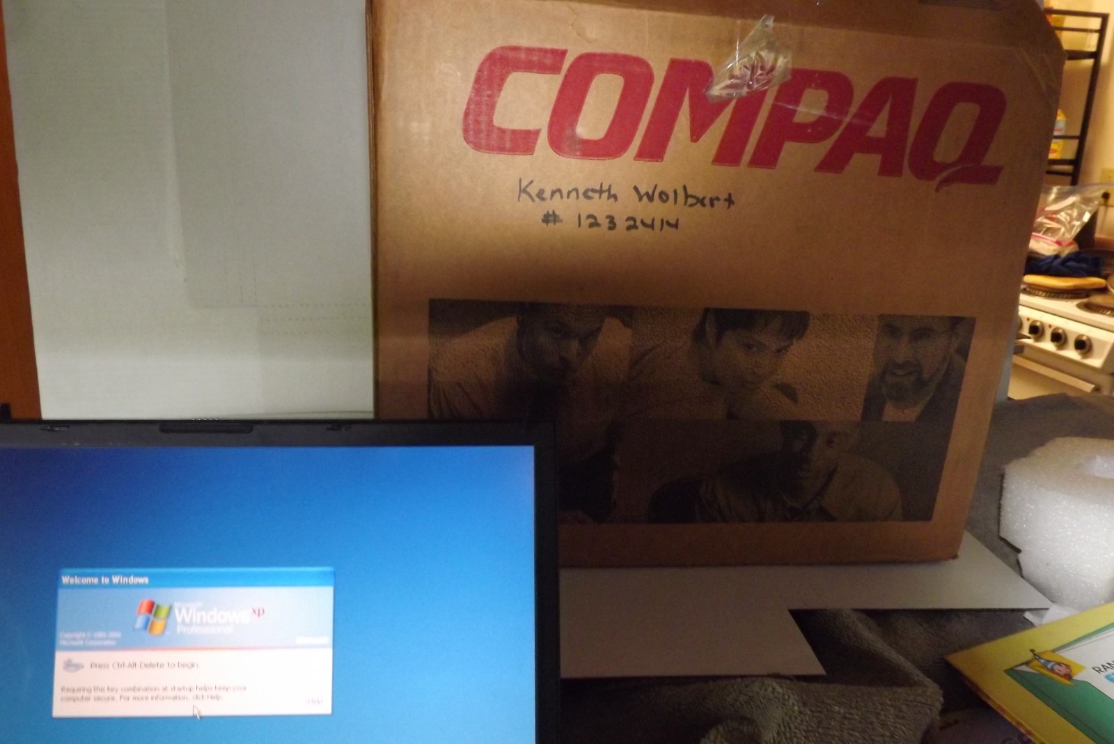 Compaq Evo N600c 15″ Laptop Windows XP + Charger = Original SHIPPING Box