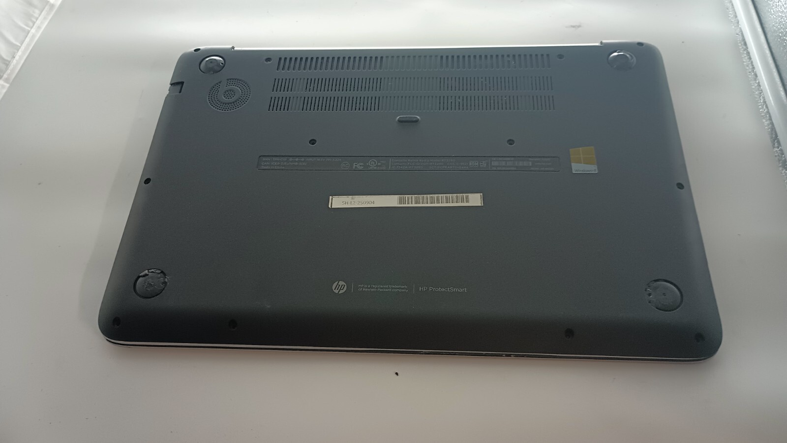 HP Envy Gamer w/charger.A10(4cores).8GB.128GB SSD.Radeon.15.6″.Touch.W11.Read!!