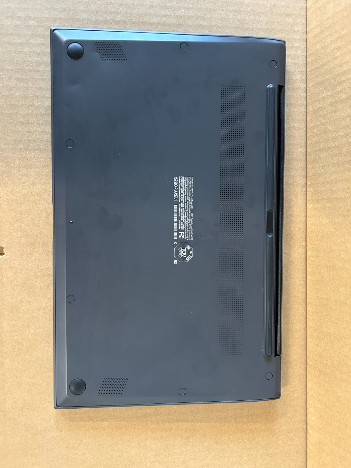 LG Gram 15 15Z90Q-P i7-1260P 16GB RAM 512GB SSD 15.6″ FHD Touch Laptop Win11