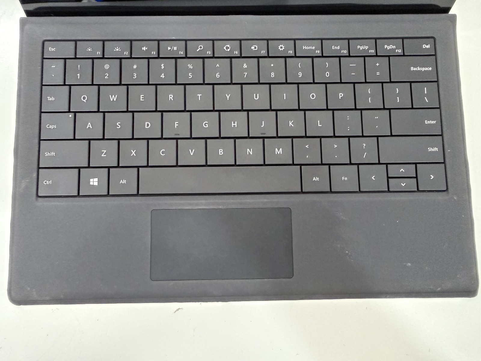 Microsoft Surface Pro 3 i3-4020Y CPU @ 1.50GHz 4 GB RAM 64 GB Win 10 Pro