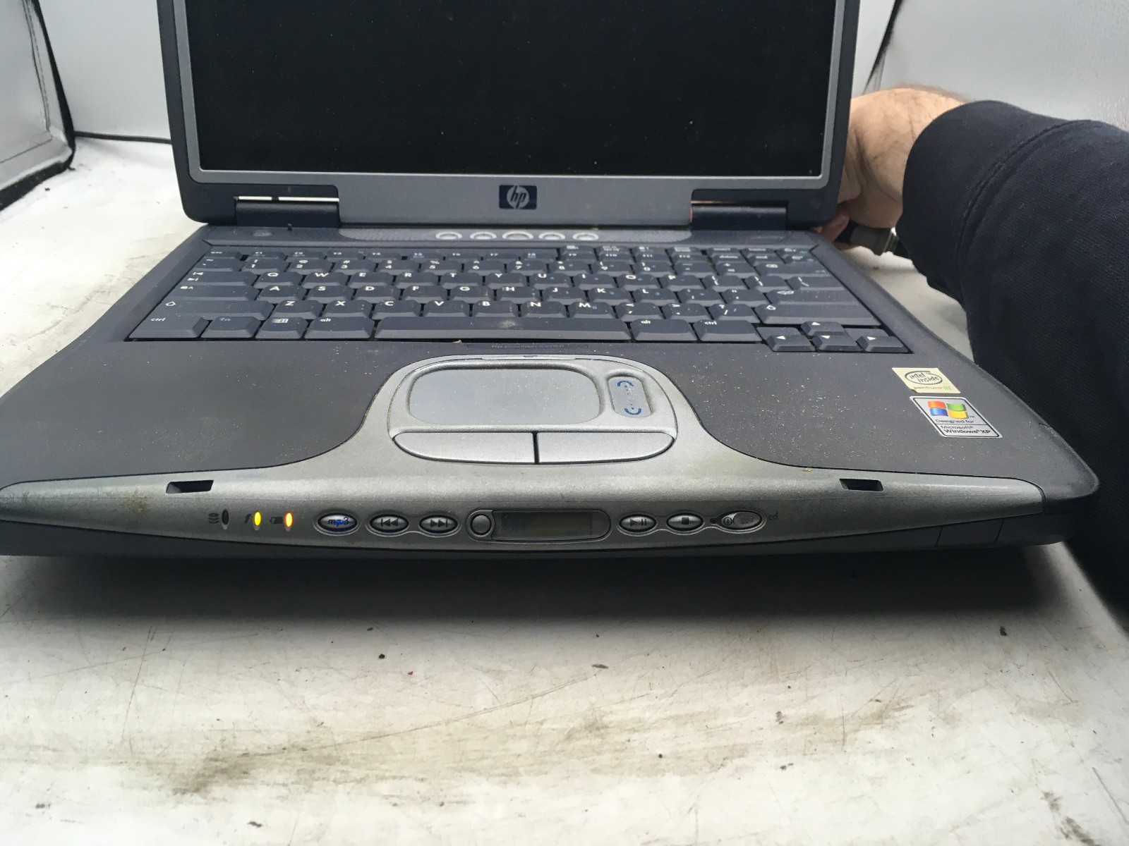 HP PAVILION XZ185 – FOR PARTS/REPAIR – INTEL PENTIUM III – 256MB RAM – READ – BB