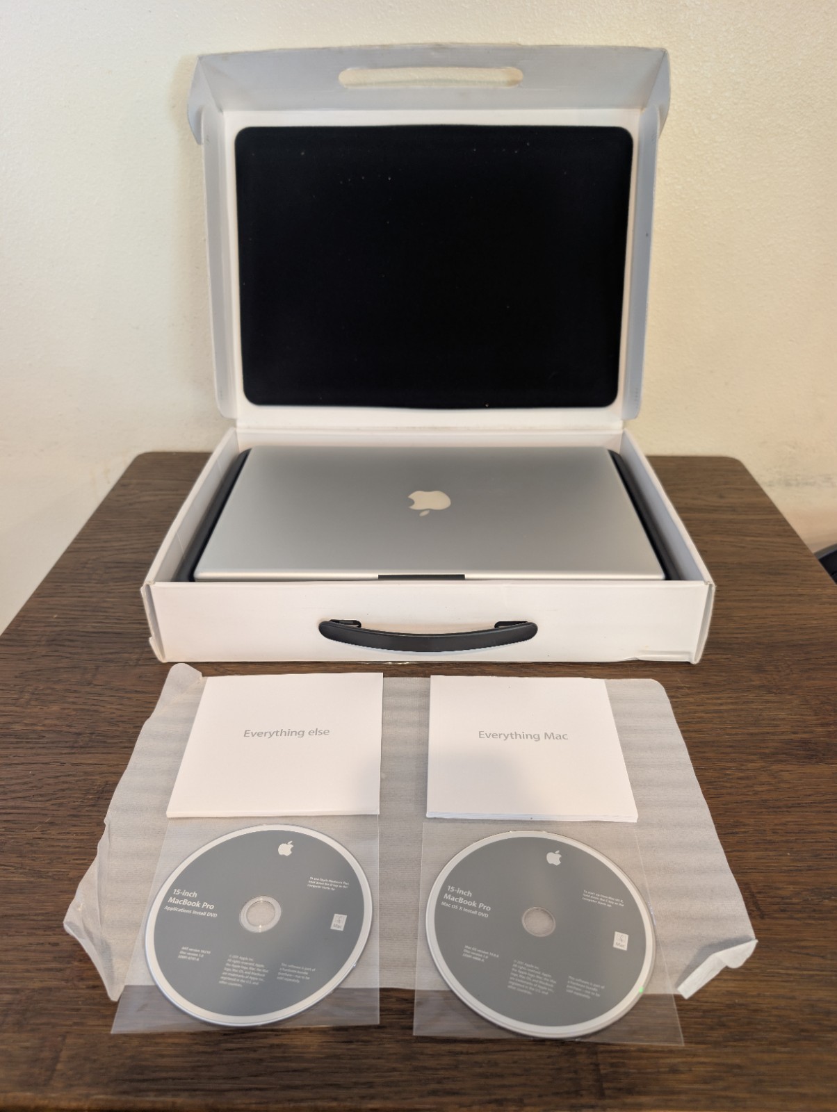 15.4″ Apple MacBook Pro A1286 C02FF03GDMPK Early 2011 2.2GHz Laptop For Parts