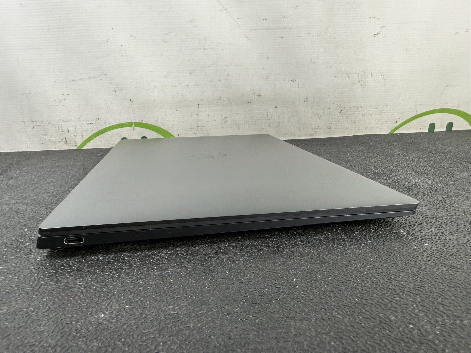 Dell XPS 9320 i7-1260P 2.5GHz 16GB DDR5 512GB NVMe Touchpad Laptop -READ