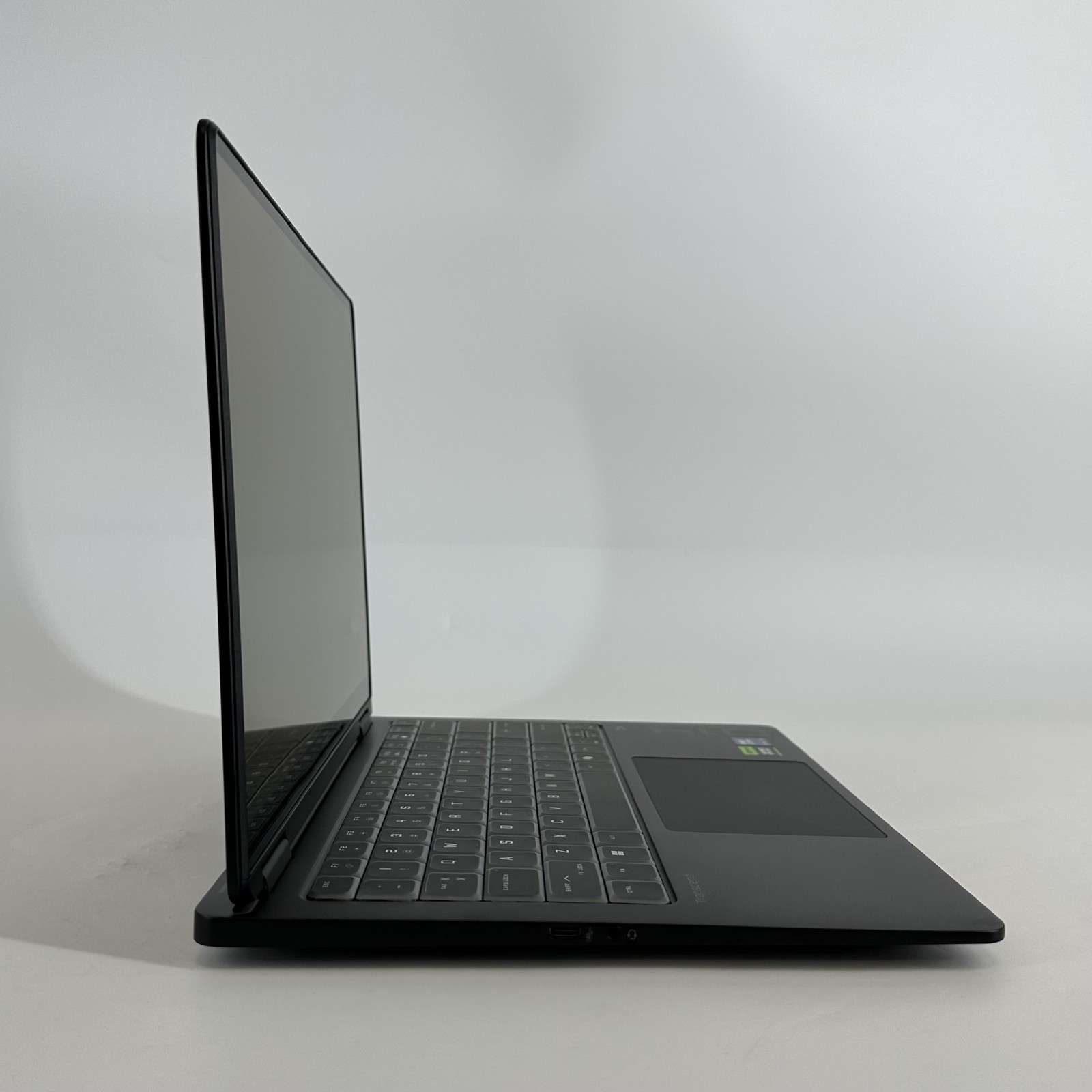 HP Omen Transcend 14 QHD+ 2.9 GHz Ultra 9 285H 32GB 1TB SSD NVIDIA RTX 5070
