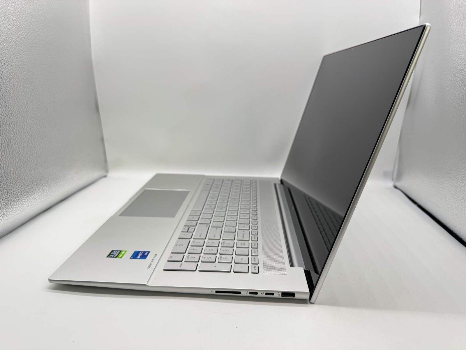 HP ENVY 17-cr0797nr 17.3″ Touch Laptop Intel Core i7-1255U 16GB 1TB SSD RTX 2050