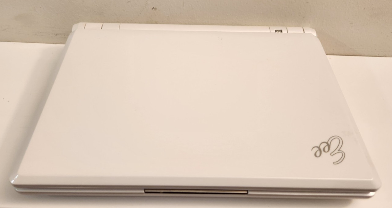 Asus EEE PC 900A 1.6Ghz, 2GB RAM, 4GB SSD