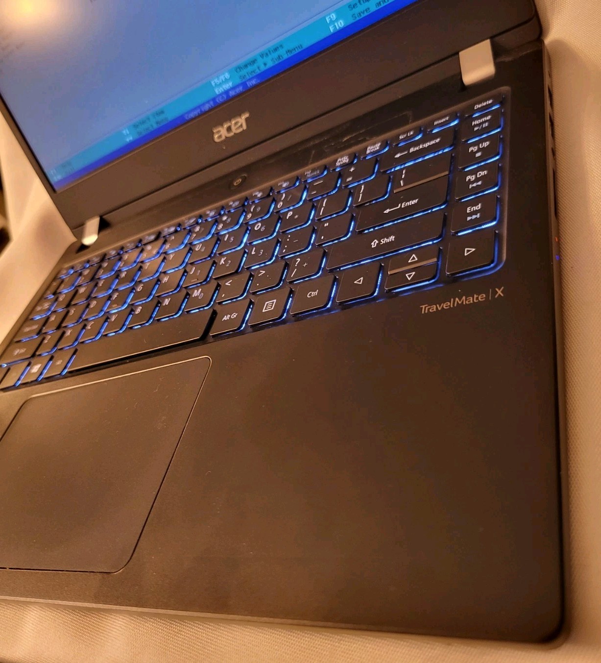 Acer travel Mate i7-8550U CPU@1.8GHz 8GB RAM no SSD 071101