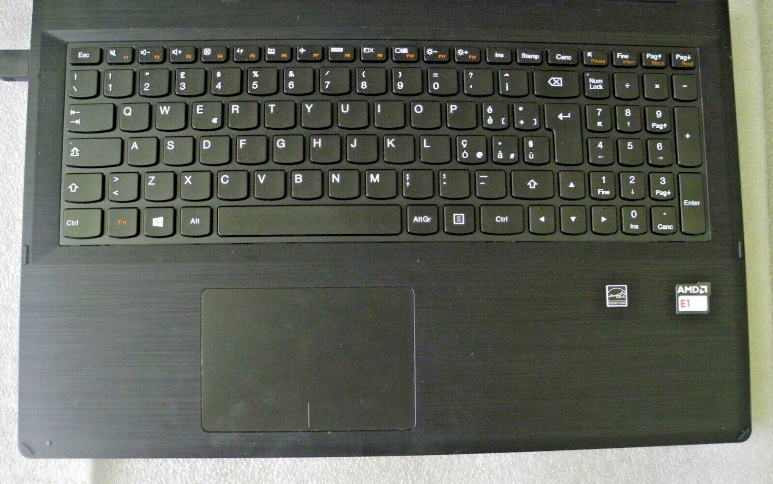 Lenovo Ideapad Flex 2-15d E1-6010 4gb ram 240gb SSD DVD Xubuntu 22.04