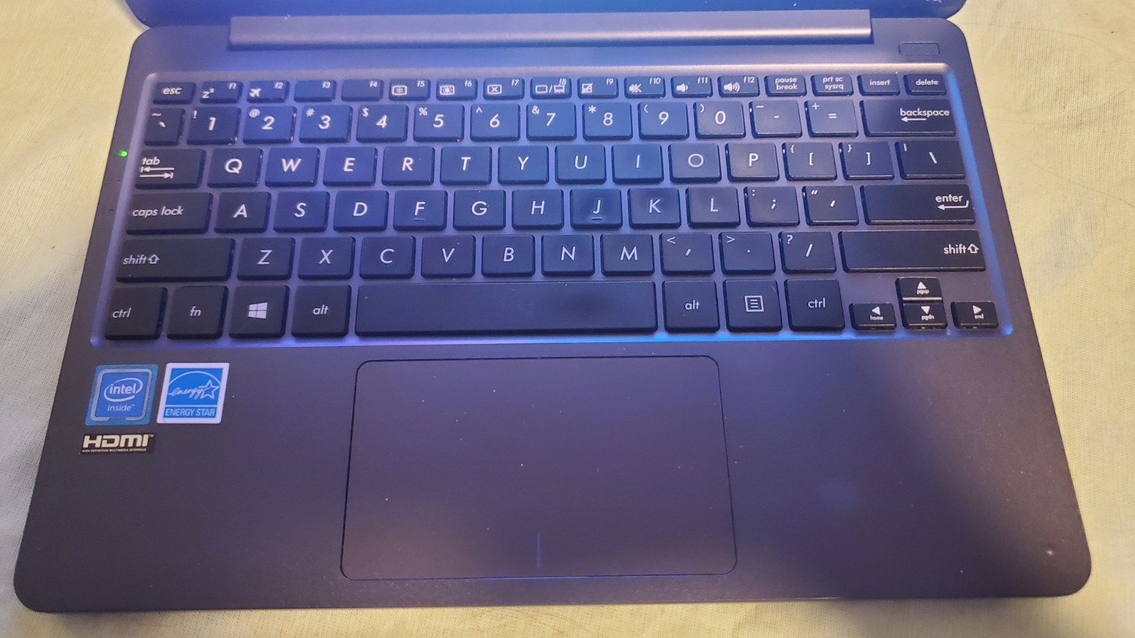 💻 ASUS VivoBook 12: Intel N4000, 4GB LPDDR4 RAM with Windows 11 Pro (24H2)