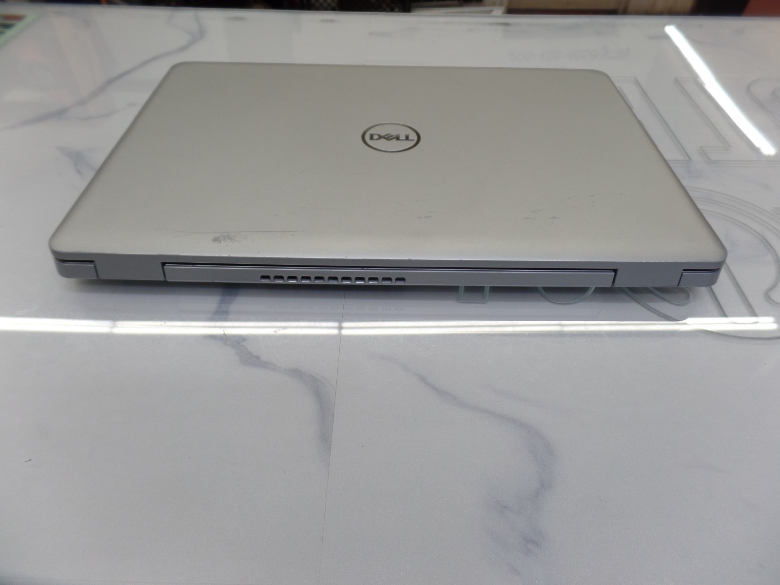 Dell Inspiron 15 5584 15.6″ i5-8265U @1.60GHz 16GB 256GB SSD Win11 1080 FHD