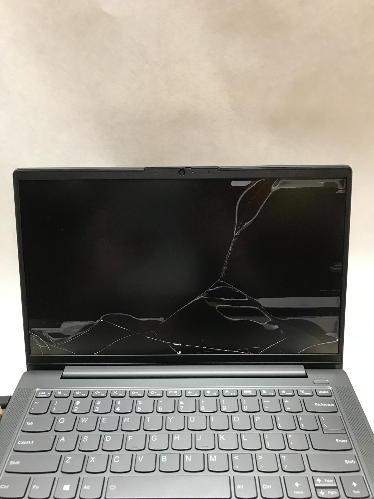 Lenovo IdeaPad 5 14ALC05 14″ Ryzen 7 5000 Series 8 GB RAM NO SSD/OS CRACKED – DW