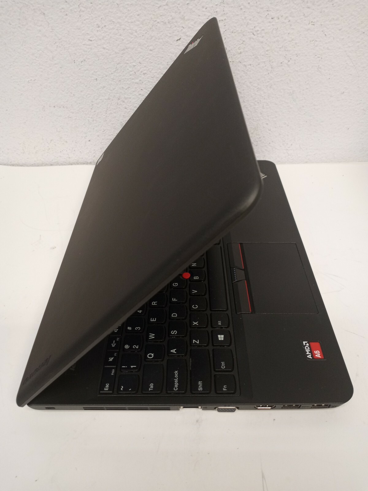 Lenovo Thinkpad E555 15.6” AMD A6-7000 Radeon R4 2.2GHz 4GB 500GB HDD BT Win10