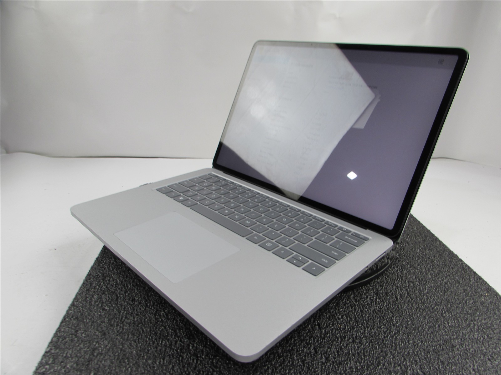 Microsoft Surface Laptop Studio 1964 i7-11370H 1TB SSD 32GB RTX A2000 *No A/C*