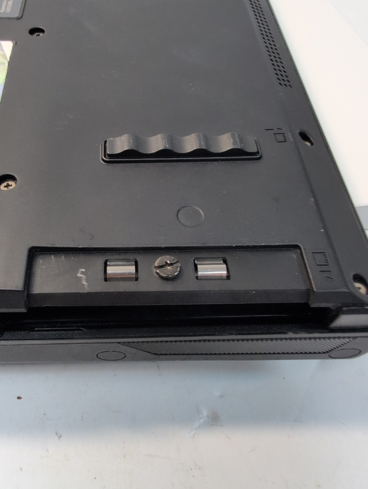 🔥 Lenovo Thinkpad T43 14″ Laptop Pentium M 1.73GHz/ 1.5GB RAM (NO HDD/CADDY)-