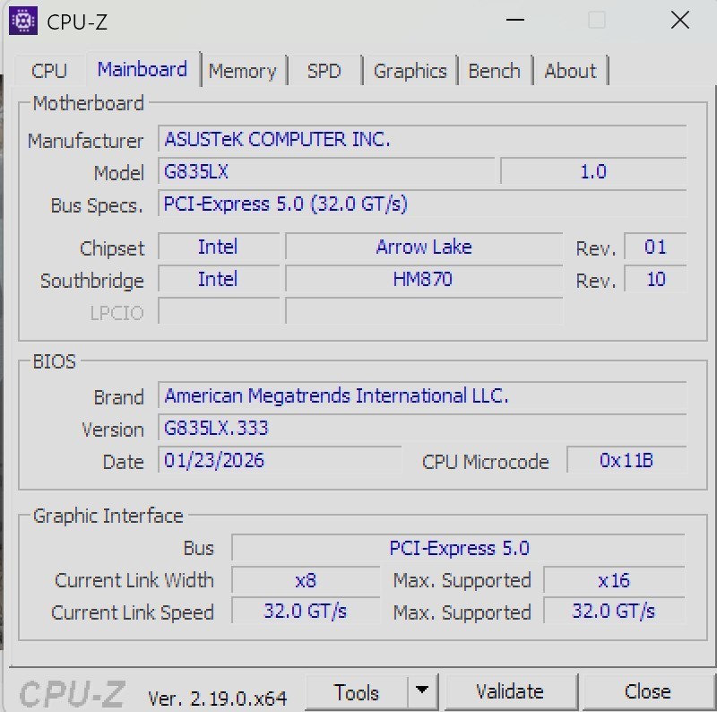 ASUS ROG Strix SCAR 18 G835LX-XS97 Ultra 9 275HX RTX 5090 64GB RAM 2TB SSD