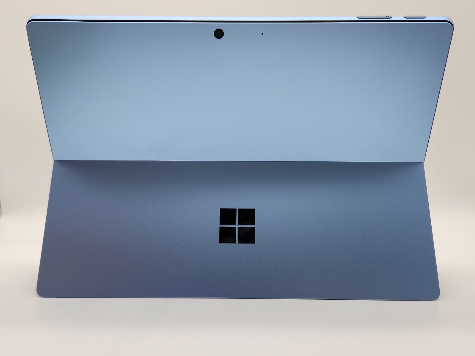 Microsoft Surface Pro 11 13″ Snapdragon X Plus 16/512GB SSD Win 11 pro Sapphire