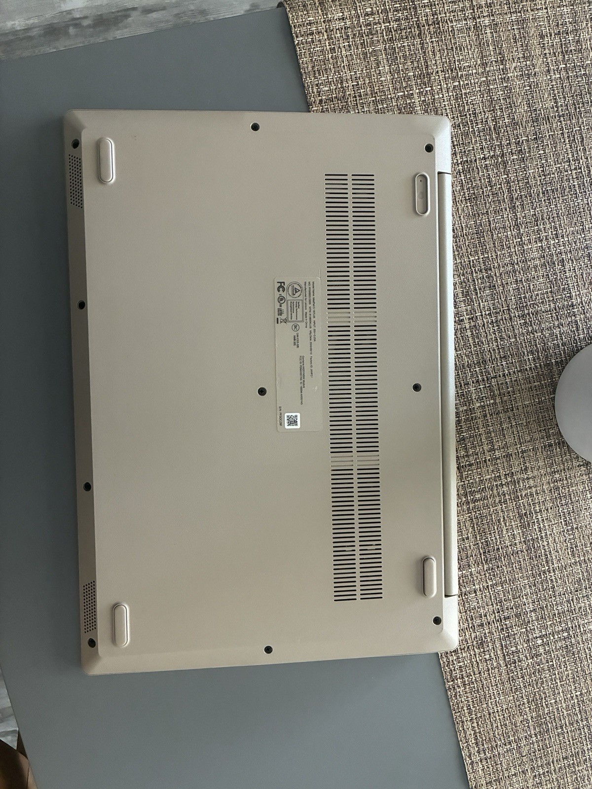 Lenovo IdeaPad 3 15.6″ Intel Core i3 8GB RAM 256GB SSD Silver NO OS