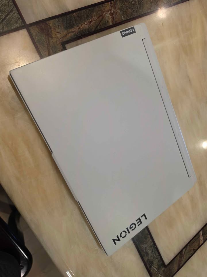 Mint Condition Lenovo Legion 7 16IRX9 16″ i7-14700HX 32GB 1TB GeForce RTX 4060