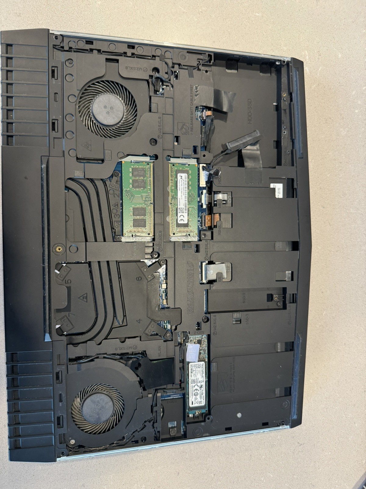 Dell Alienware 15 R3 Intel i7-7700 @2.50GHz 16GB RAM NO SSD For Parts