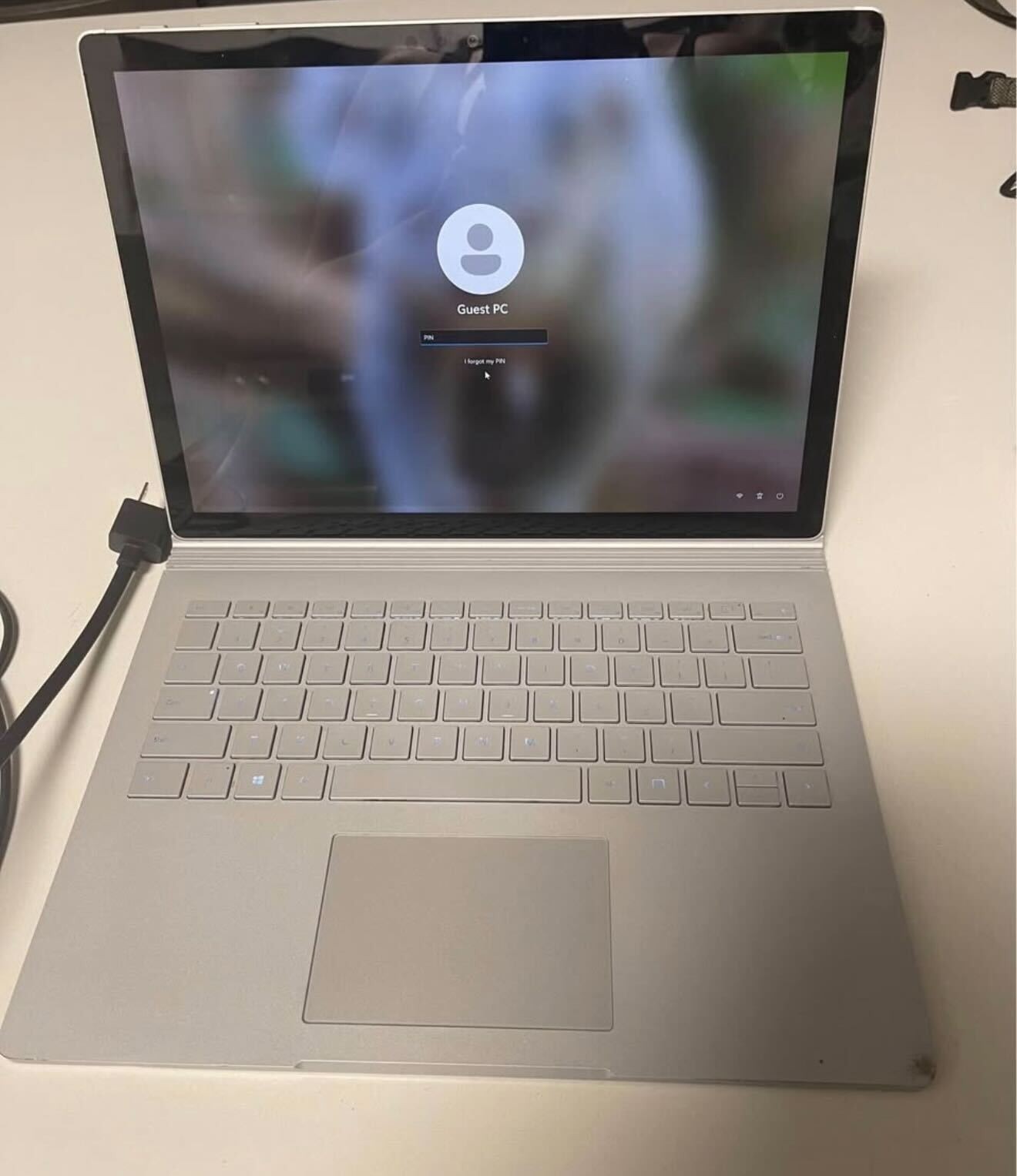 Microsoft Surface Book 2 Intel Core i5-8350U 1.70GHz 8GB RAM Used