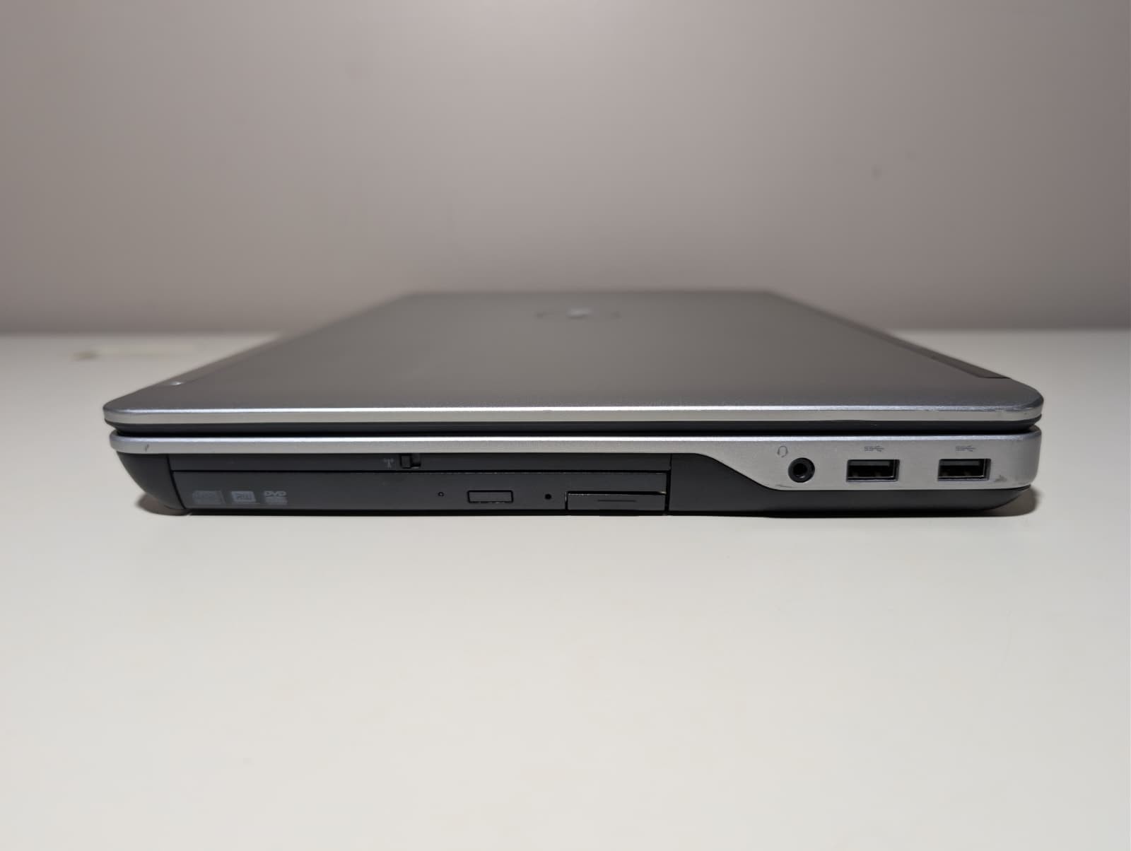 15″ Dell Latitude E6540 | i5 4th 16GB RAM 256GB SSD | FHD Backlit | Win 10 DVD