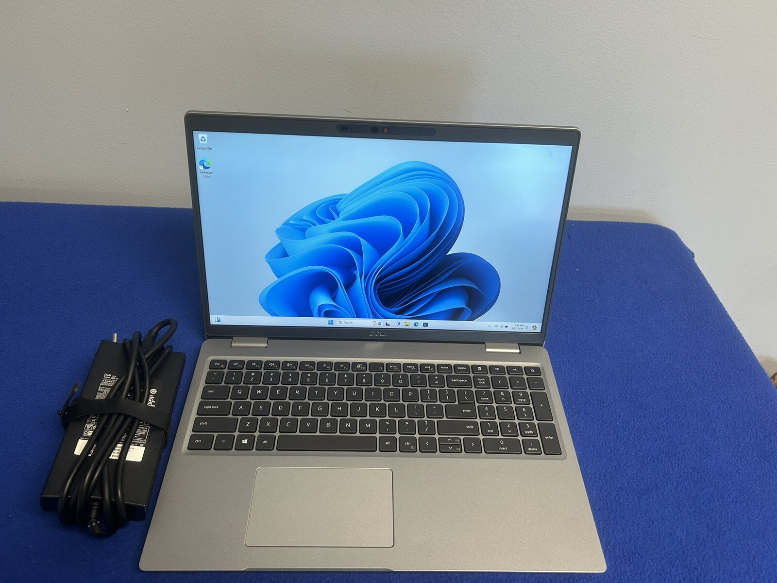 Dell Latitude 5520 15.6″ Core i7 32GB RAM 512GB SSD Windows 11 Pro Laptop
