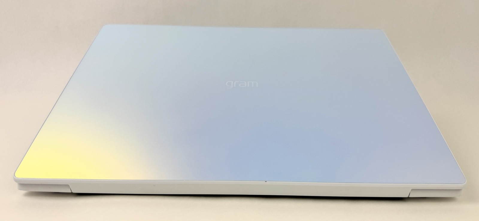 LG Gram Style 16″ 3200×2000 OLED 120Hz i7-1360P 16GB RAM 1TB SSD W11H