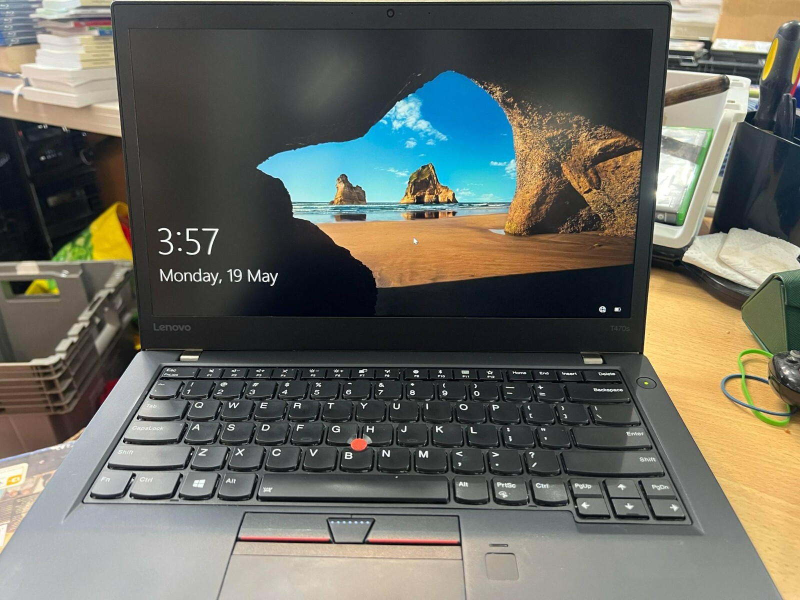 14″ Lenovo ThinkPad Laptop PC: Intel i7-7600 16GB RAM 250GB touch screen