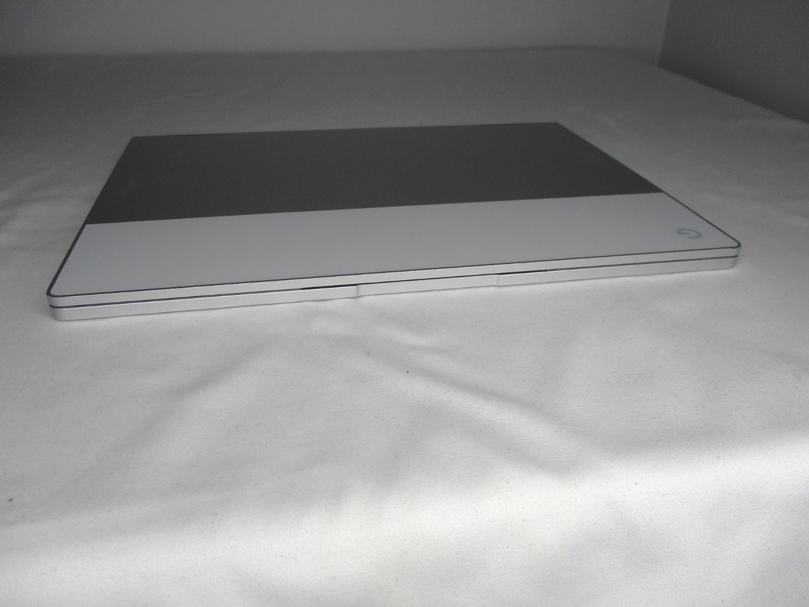 Google Pixelbook C0A Chrome 12.3″ TouchScreen i7-7Y75 16GB 512GB Wi-Fi – READ