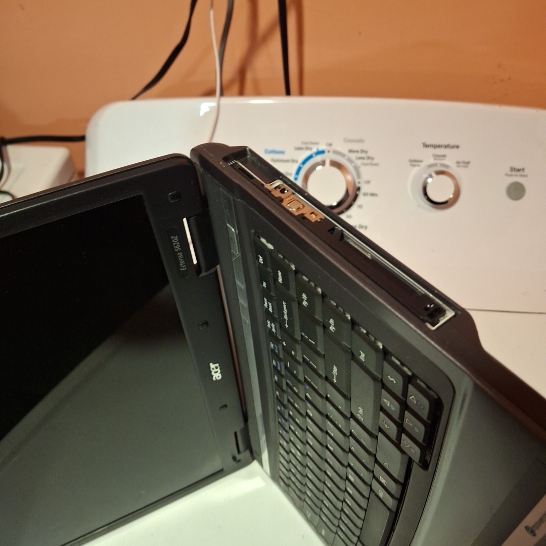 Acer Extensa 5620-4025 Series Laptop Black 15.4″ Display Windows Vista For Parts