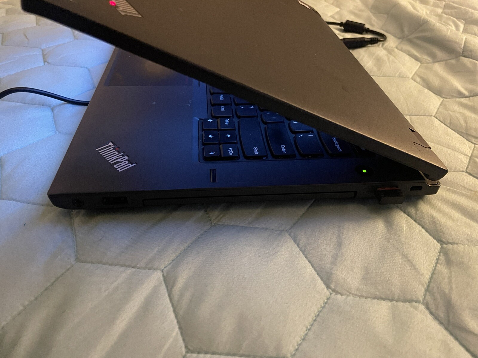 Lenovo Thinkpad E470 14″ (256GB SSD, Intel Core i3 7th Gen., 2.40 GHz, 4GB)…