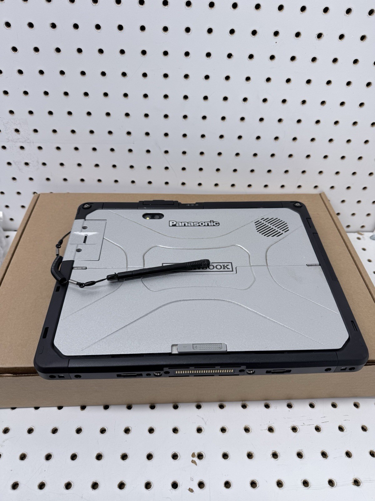 Panasonic toughPad CF-33 | I5-7th Gen | 16 GB RAM | 256 GB SSD | Wind 11 Pro