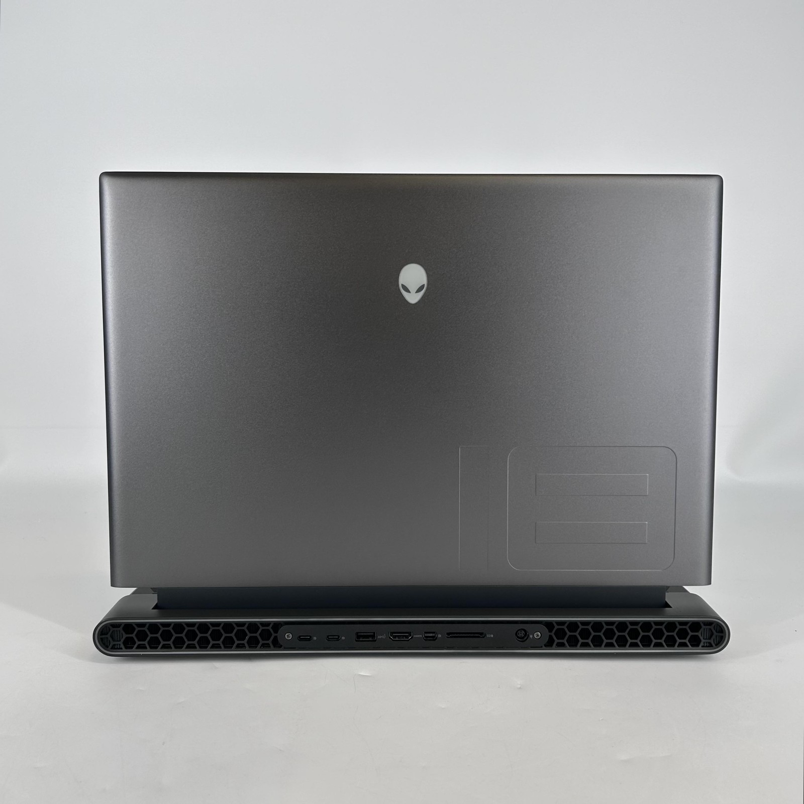 Dell Alienware M18 R1 480Hz FHD+ 2.5 GHz Ryzen 9 7945HX 32GB 1TB SSD RX 7900M