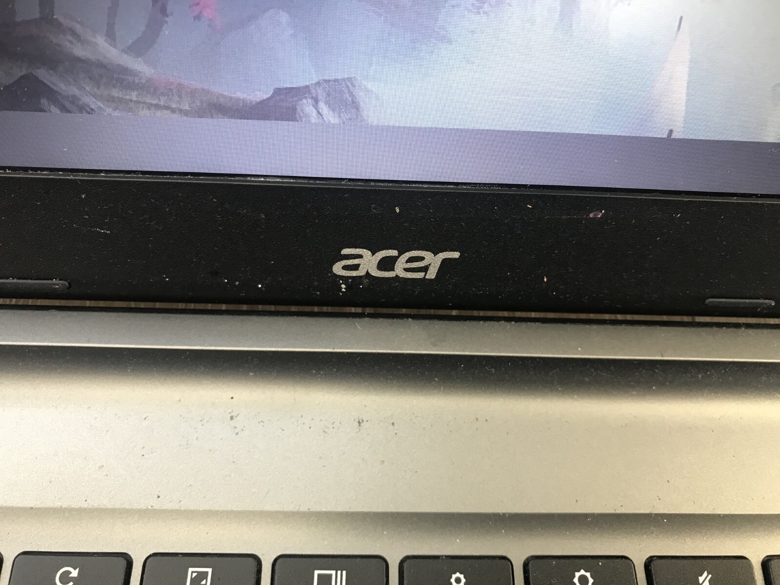 Acer N15Q9 CB3-532-C47C Chromebook 15.6″ Intel Celeron 1.6 GHz 2GB Ram 16 GB SSD