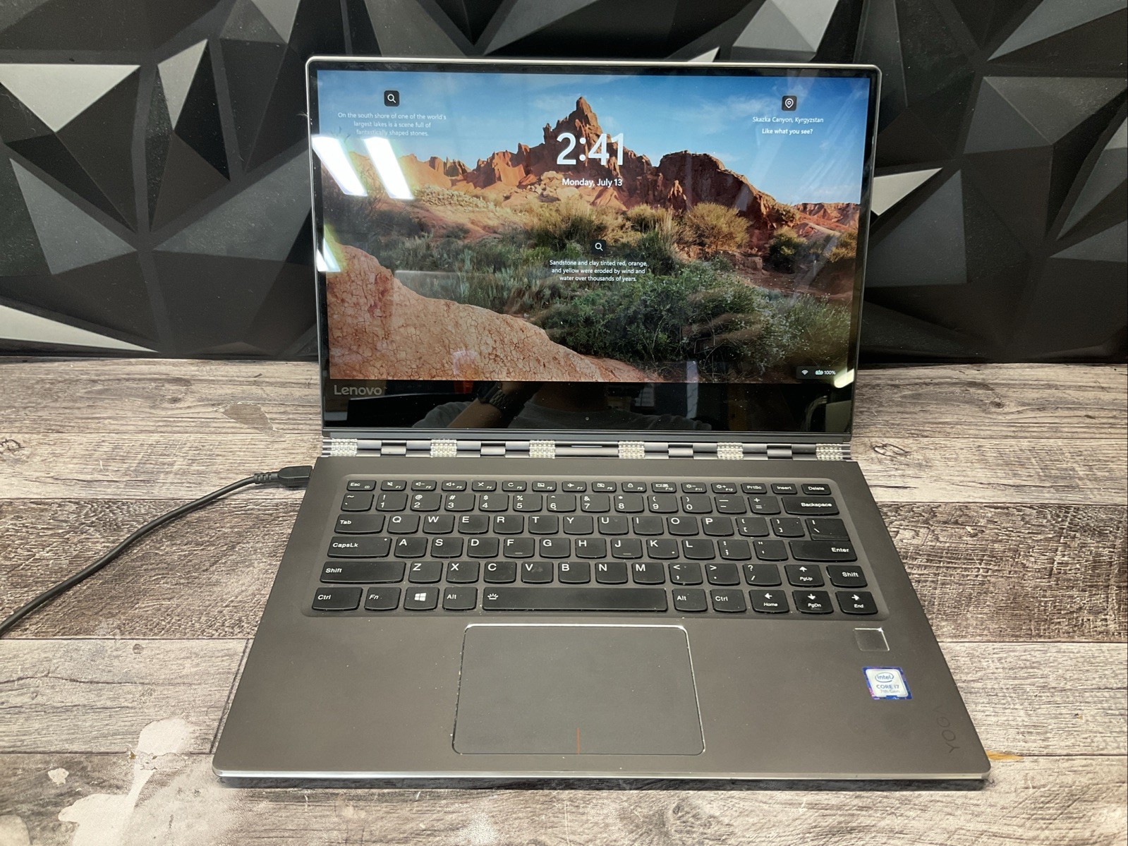 Lenovo Yoga 910 / Touchscreen 2-in-1 / Windows 11 Pro Laptop Tablet / 69F