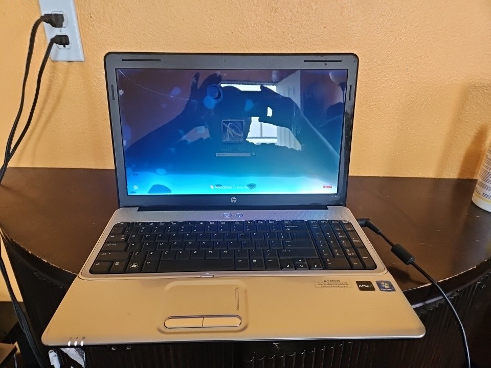 HP G61, Laptop, Windows 7 Home Premium – 15″x9″ Screen