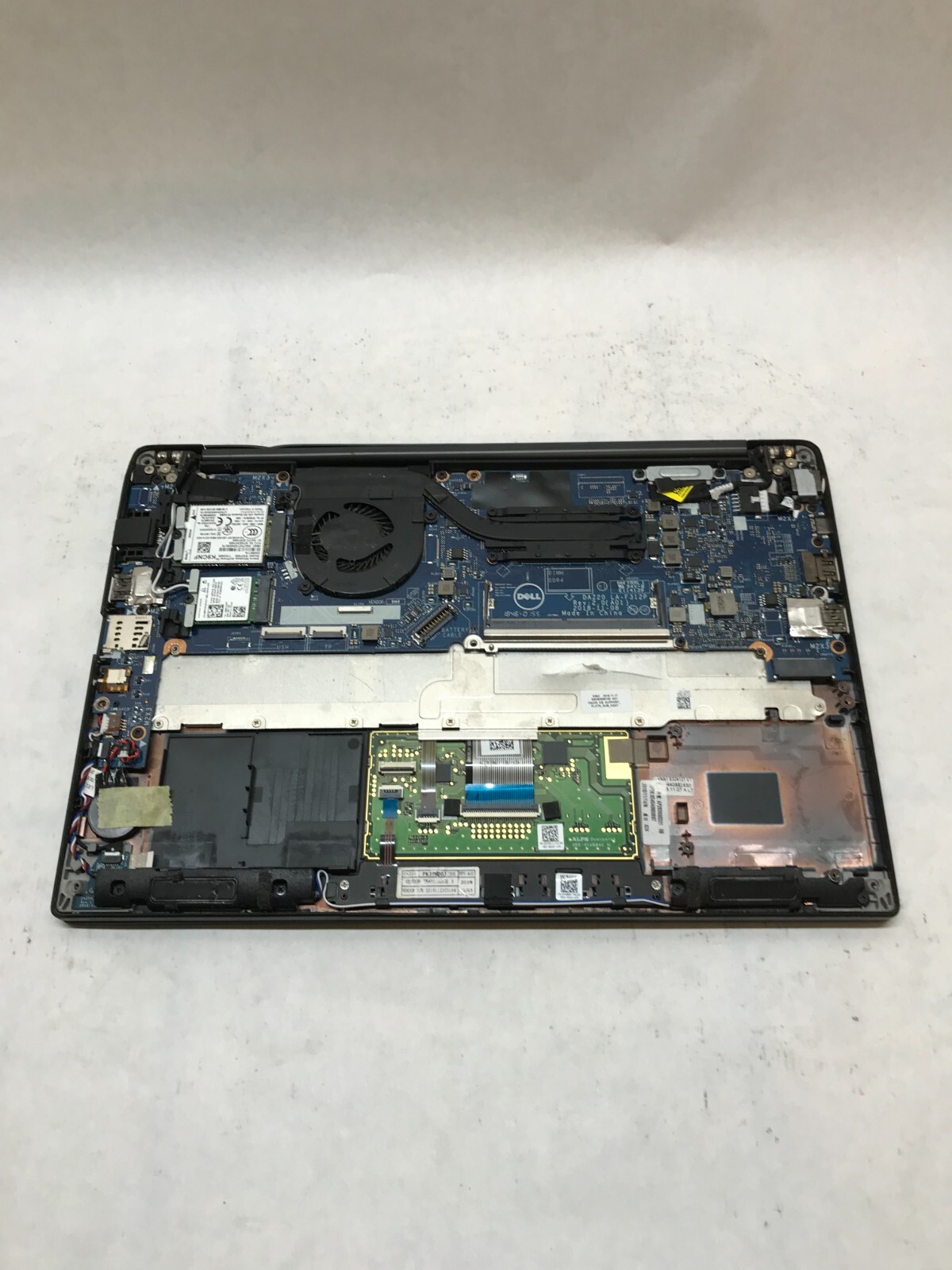Dell Latitude 7290 12″ Unknown Intel Processor NO RAM For Parts NO POWER! – -DW