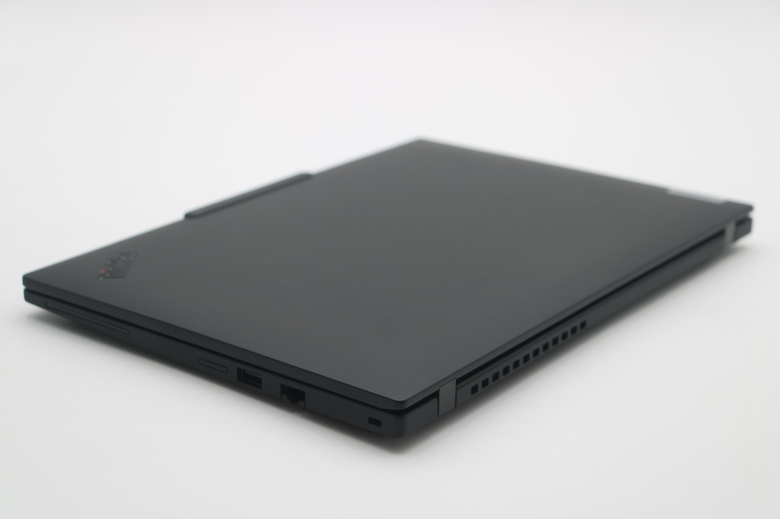 Lenovo Thinkpad T14 Gen 6 14″ Touch Ultra 5 235U/ 16GB RAM/ 512GB SSD/ 3YR WRNTY