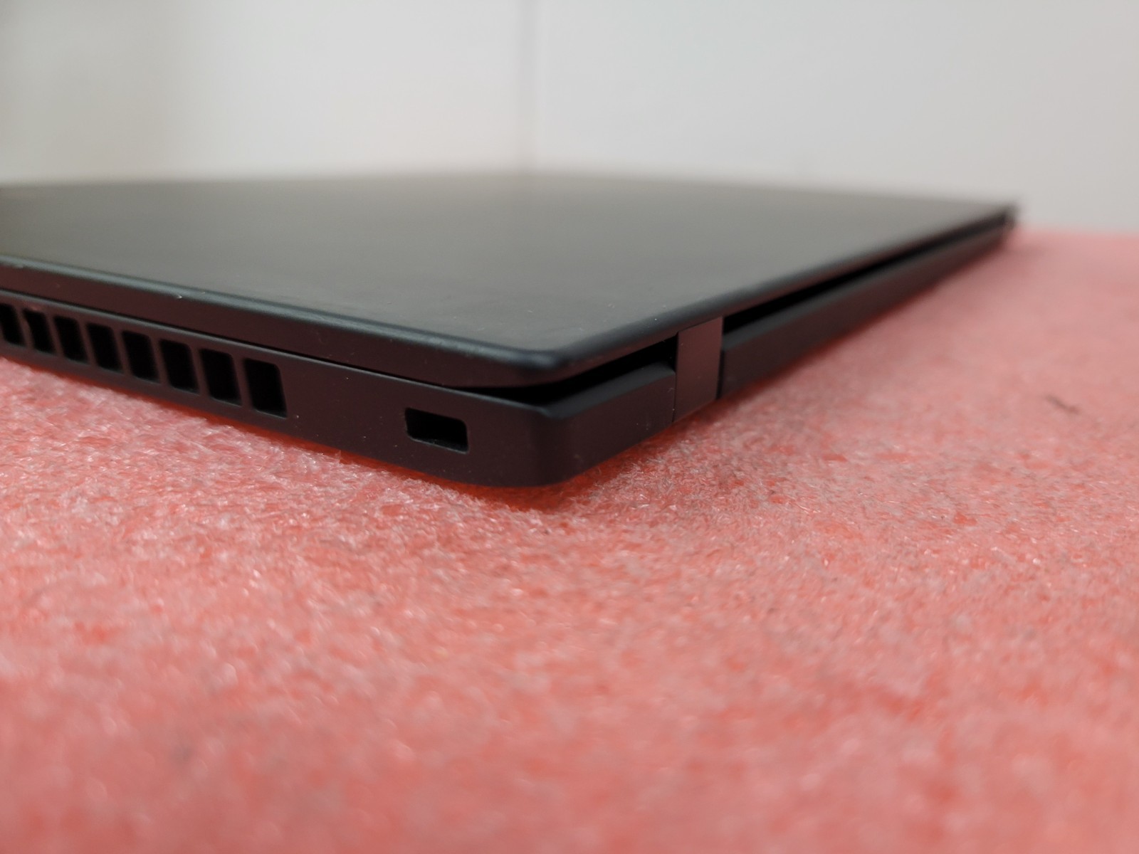 Lenovo ThinkPad X1 Carbon Gen 8 14″ i7-10510U 16GB RAM 512GB SSD | C1076