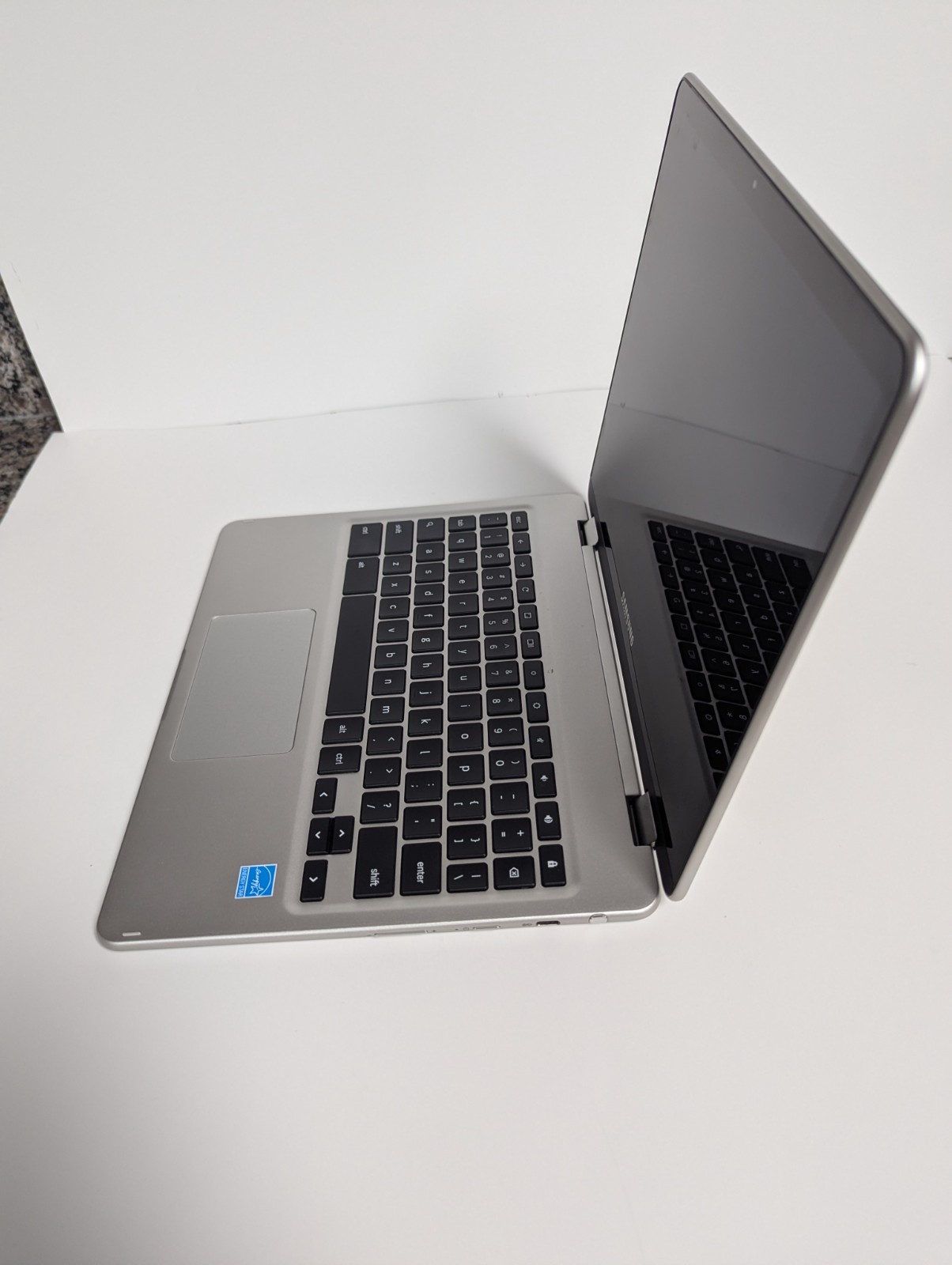 SAMSUNG Chromebook Plus (513C24-K01) 12.3″ (2400×1600) 2-in-1 with new battery