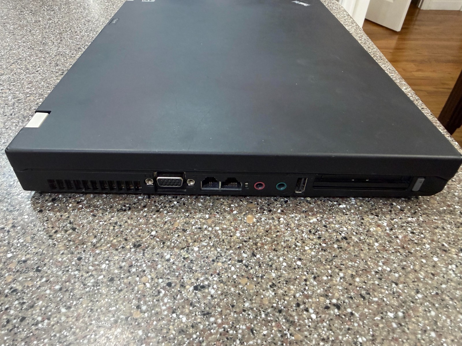 Rare Lenovo ThinkPad T61p 15.4″ WUXGA 1920×1200 T7800 4GB Win10 Pro Quadro FX570