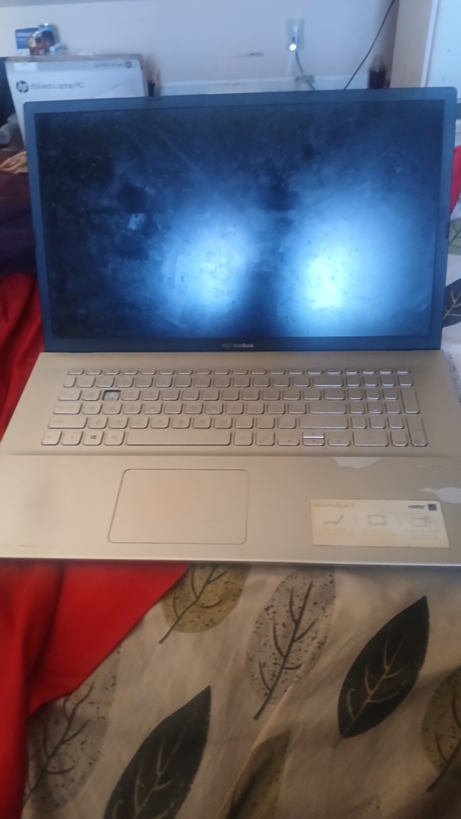 Asus Vivobook 17, AMD Ryzen 3 3250U with radeon graphics, 8gb RAM, 238gb storage