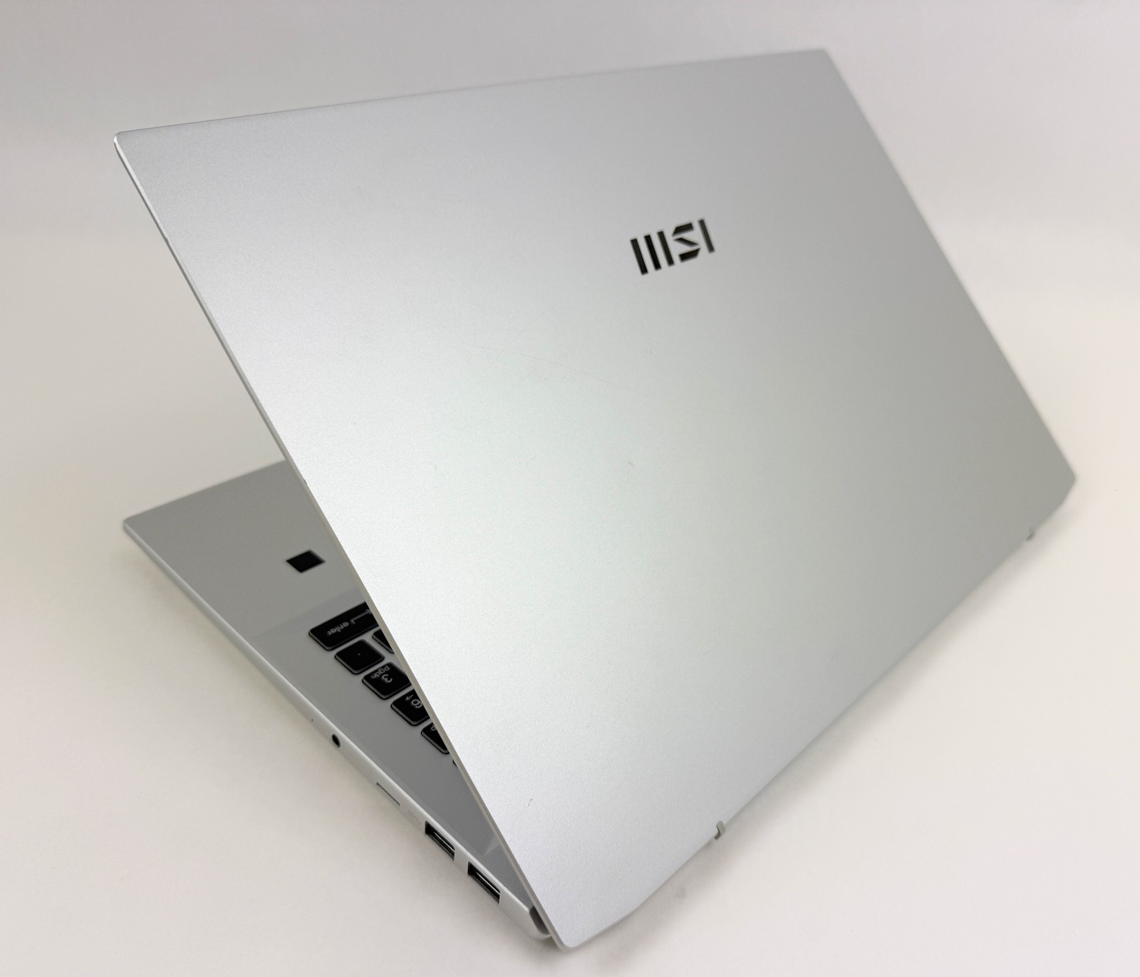 MSI Prestige 16 EV0 A13M280US 16″ 2560×1600 i7-1260P 16GB 1TB SSD W11P